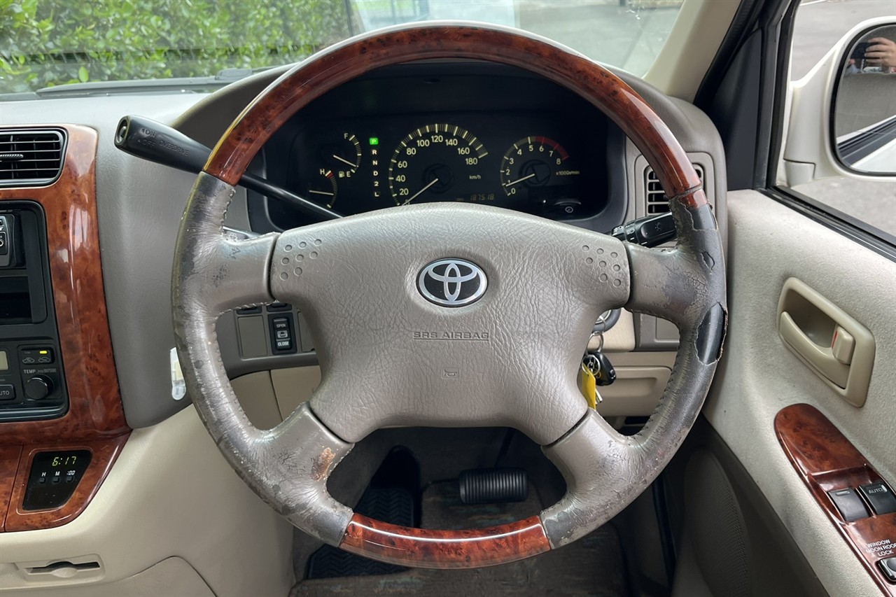 2002 Toyota Hiace
