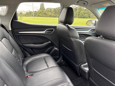 2022 MG ZS - Thumbnail