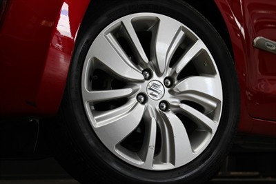 2019 Suzuki Swift - Thumbnail