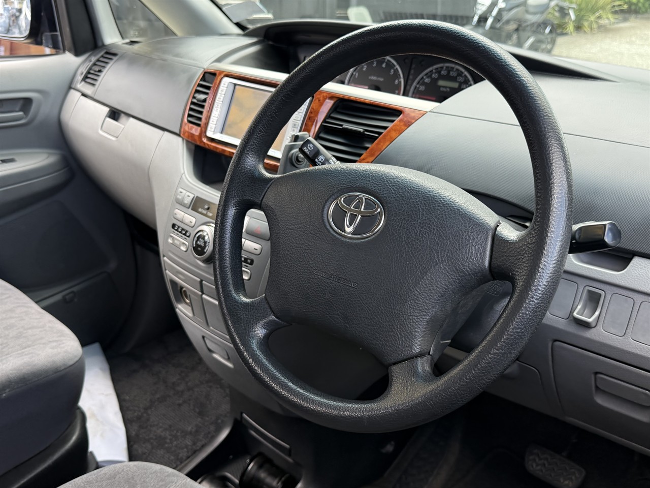 2004 Toyota Noah