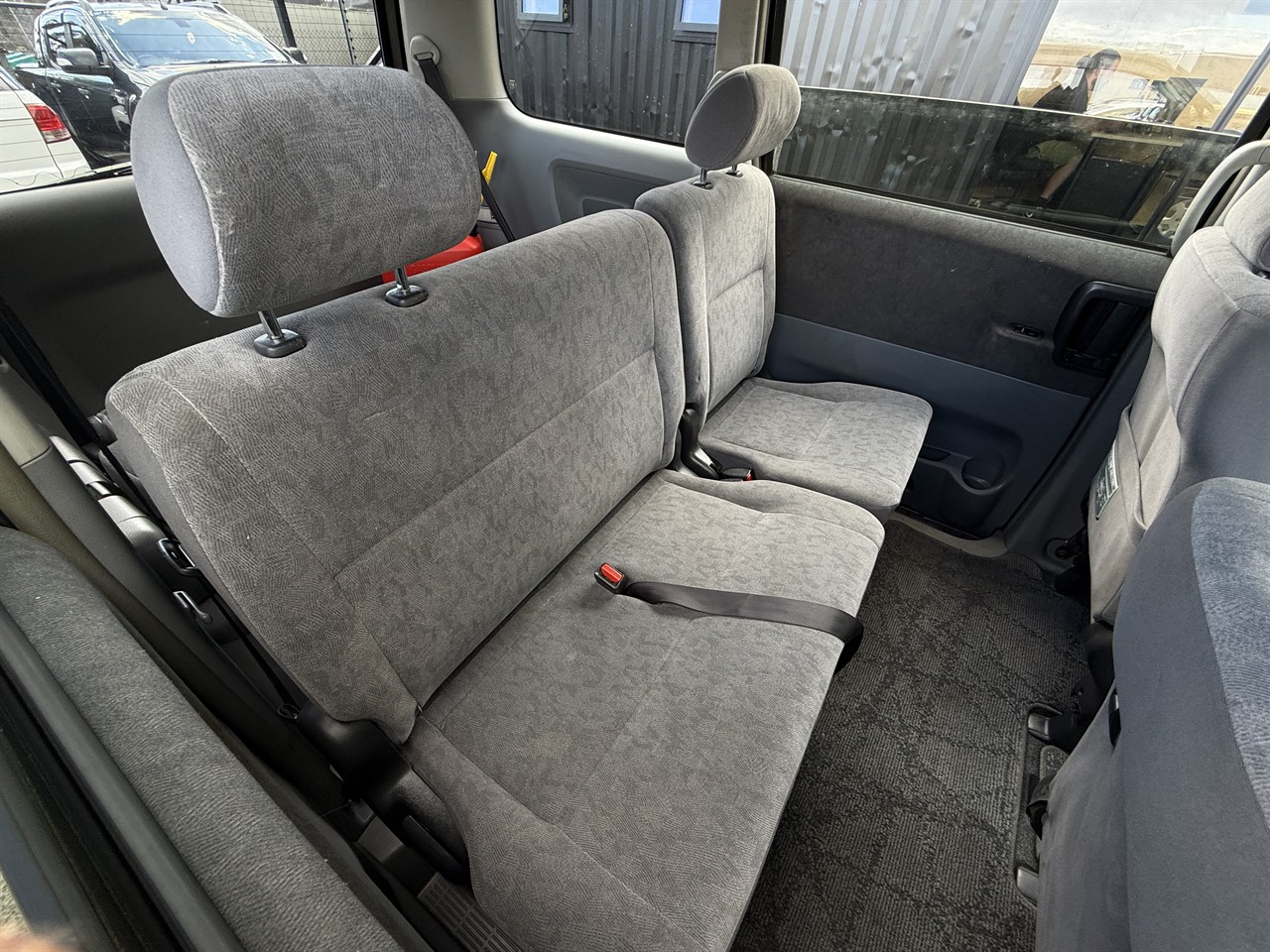 2004 Toyota Noah