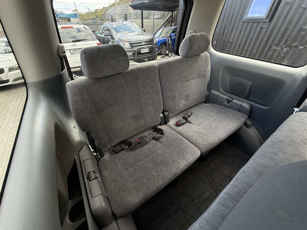 2004 Toyota Noah
