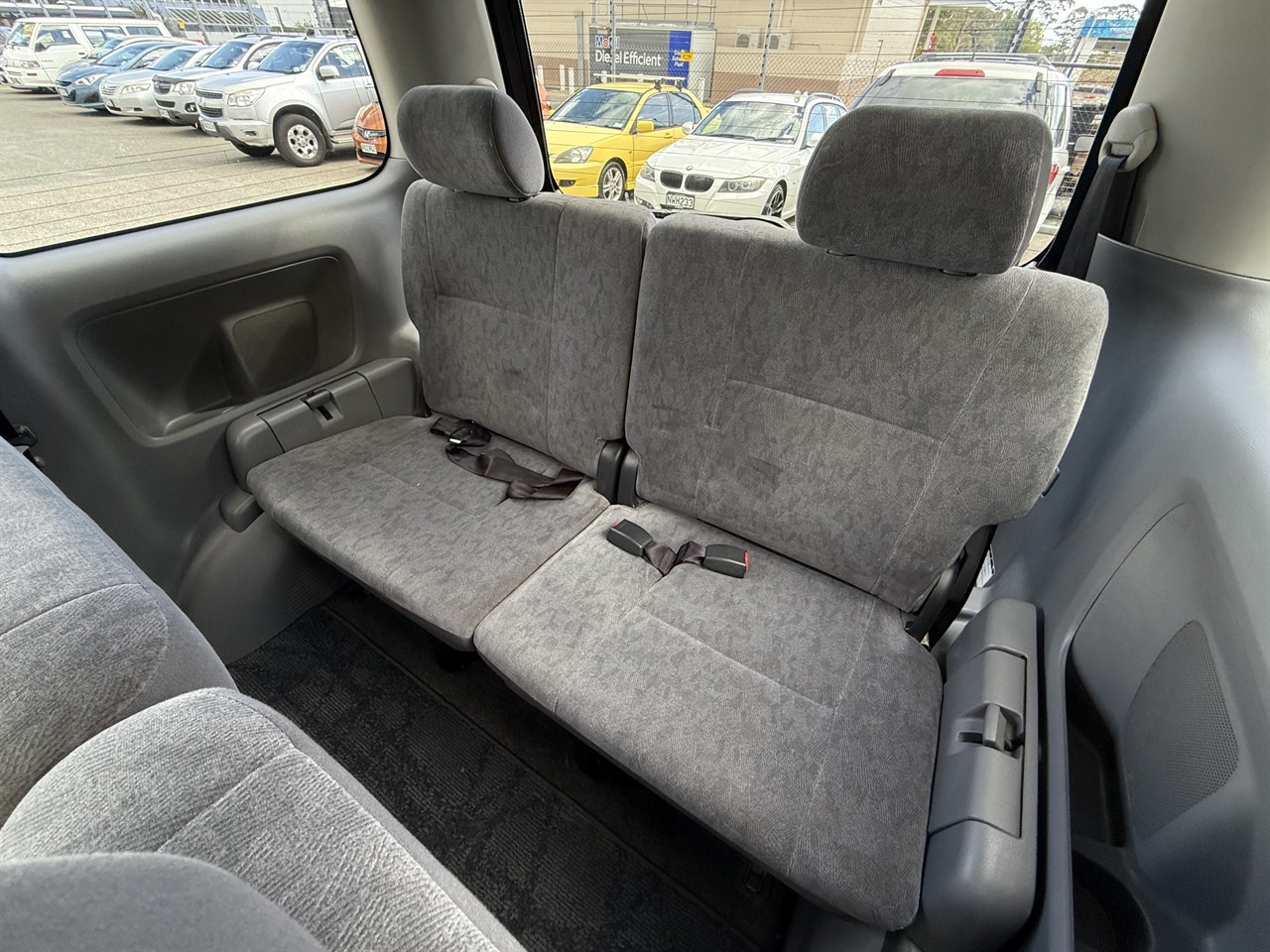 2004 Toyota Noah
