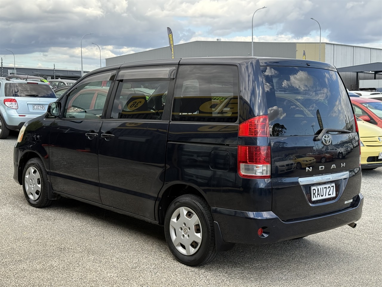 2004 Toyota Noah