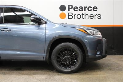 2017 Toyota HIGHLANDER - Thumbnail