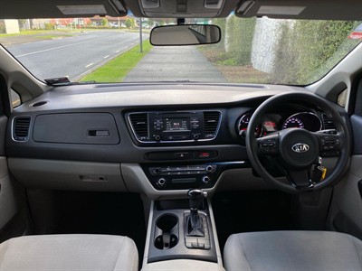 2015 Kia Carnival - Thumbnail