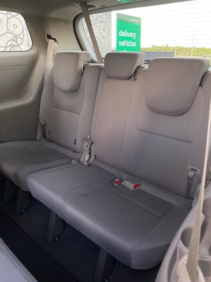 2015 Kia Carnival