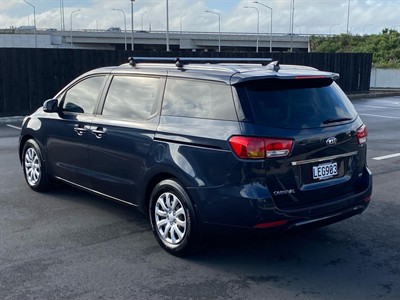 2015 Kia Carnival - Thumbnail