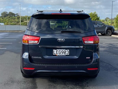 2015 Kia Carnival - Thumbnail