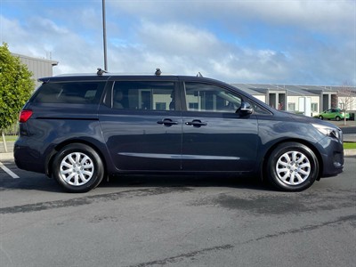 2015 Kia Carnival - Thumbnail