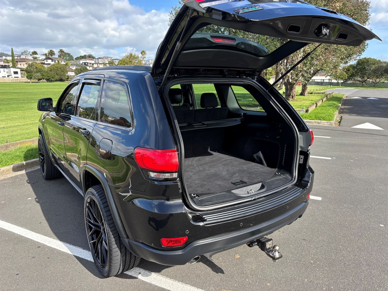 2017 Jeep GRAND CHEROKEE