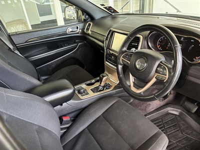 2017 Jeep GRAND CHEROKEE - Thumbnail