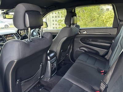 2017 Jeep GRAND CHEROKEE - Thumbnail