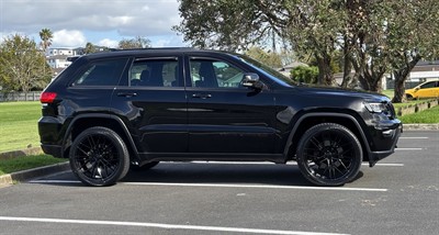 2017 Jeep GRAND CHEROKEE - Thumbnail