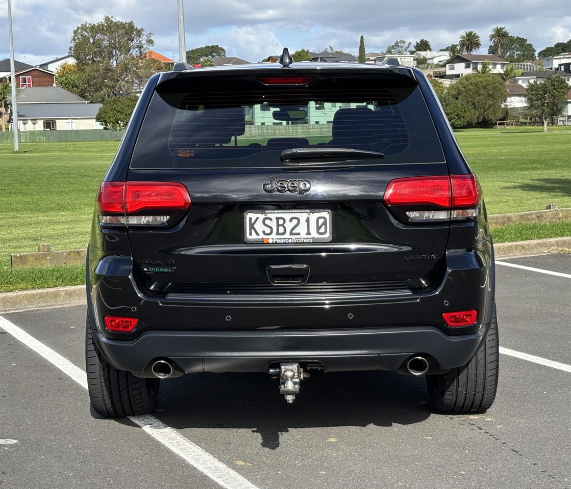 2017 Jeep GRAND CHEROKEE