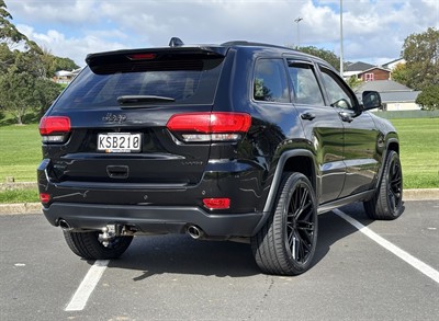 2017 Jeep GRAND CHEROKEE - Thumbnail