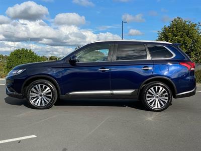 2021 Mitsubishi Outlander - Thumbnail