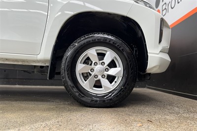 2023 Mitsubishi Triton - Thumbnail