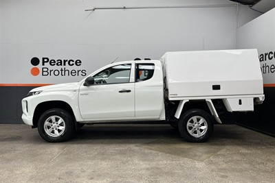 2023 Mitsubishi Triton - Thumbnail